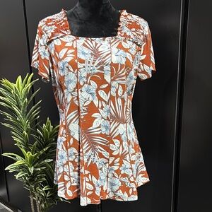 EST. 1948 Shirred elastic shoulder,square neck,crêpe stretch,floral short sleeve